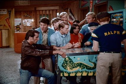 happydays_pinball.jpg.b37f0680e26cd6a68c3b99bcdfe33a5f.jpg