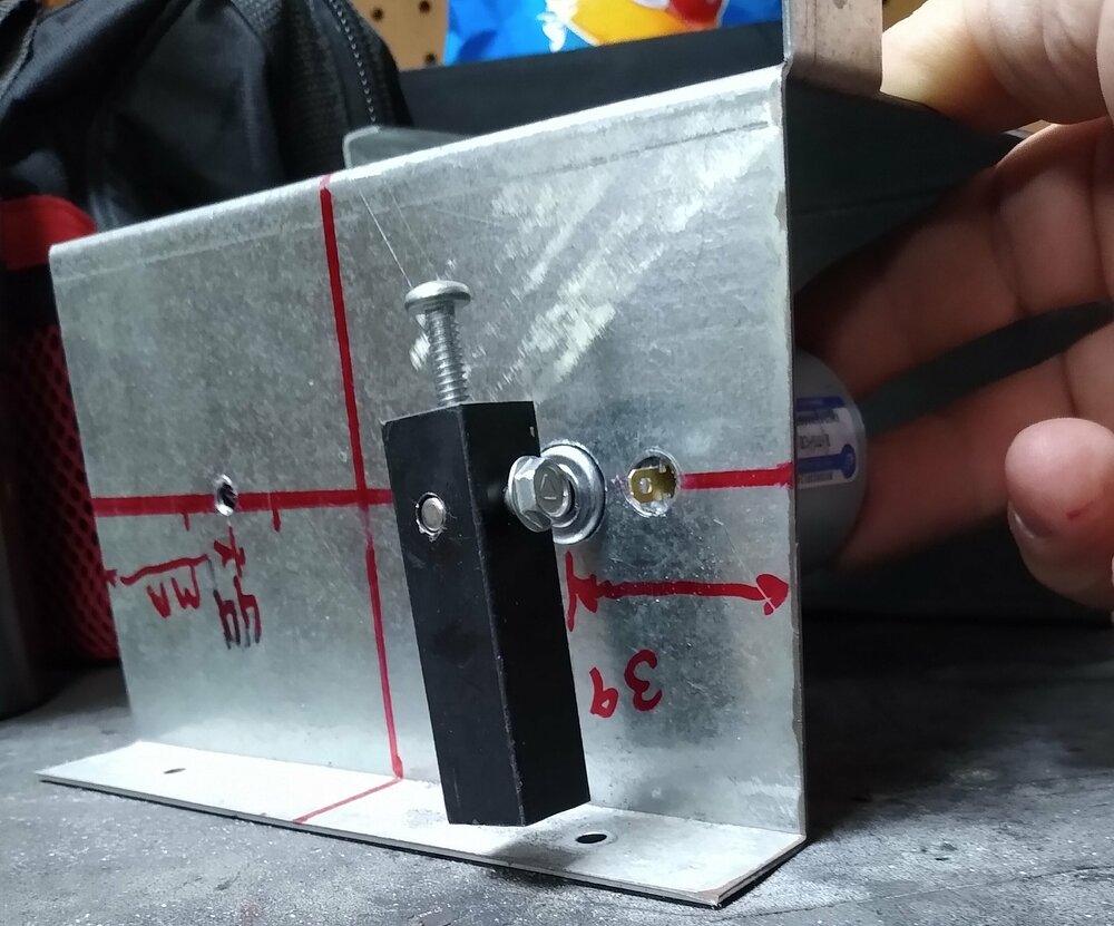 shaker bracket 4.jpg