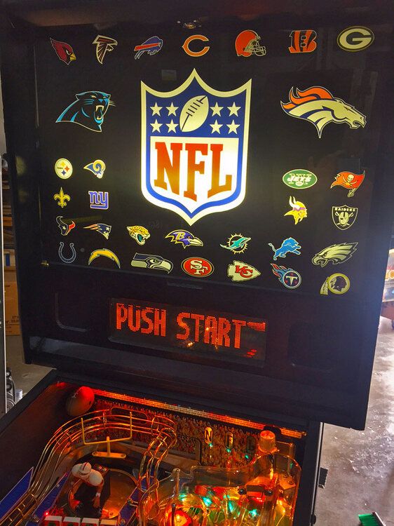 NFL-pinball-backglass1.png
