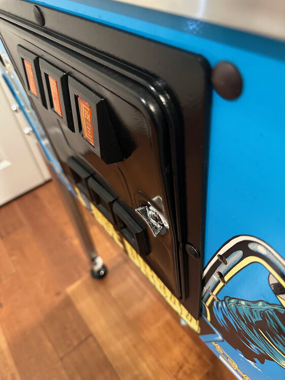 CoinDoorCloseup.thumb.jpeg.c0cf3285da4d40cd0fcafbc77939020c.jpeg