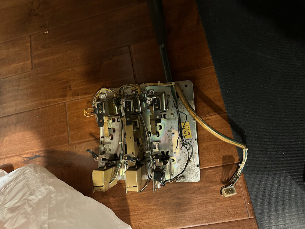Coin_Mech.thumb.jpeg.2884f6e7ed812553cf1c08f8cd307c48.jpeg