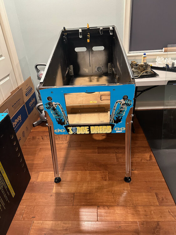 Legs_Installed.thumb.jpeg.c64e151051035a6cc40ee1c8c5026856.jpeg