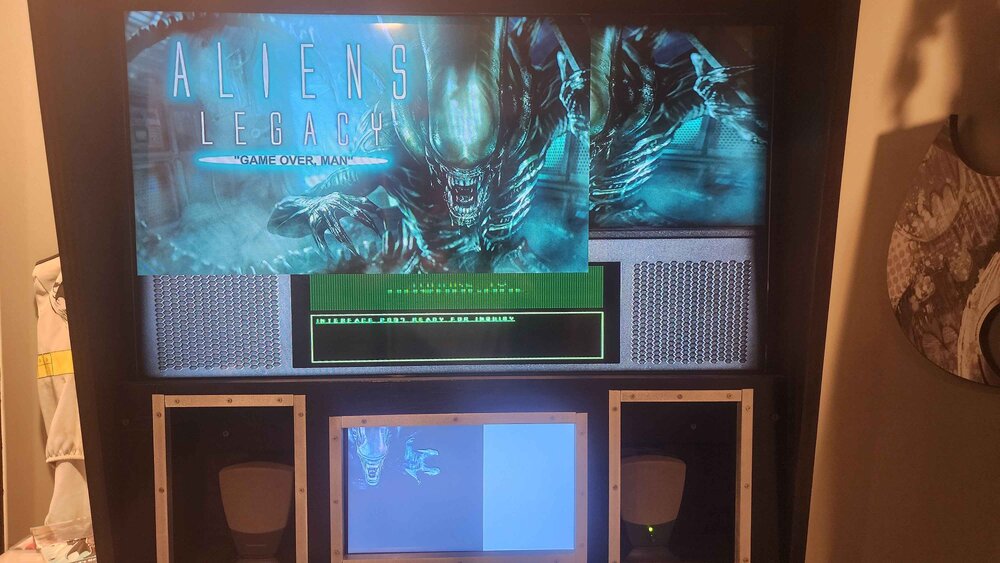 Screens Alien.jpg